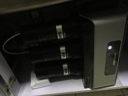 净水器|【电商快报】安吉尔和小米净水器哪个好？评测细节区别大不大