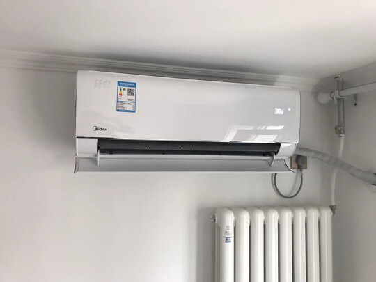 空调|【今日头条】美的纤白无风感空调怎么样？真的值得大家选购吗？