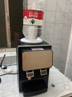 饮水机