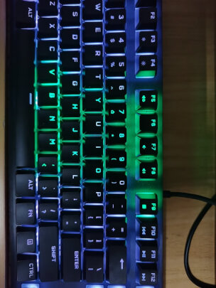 美商海盗船K60 RGB PRO靠谱吗？按键舒服吗？灯光炫酷吗？