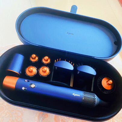 【圣诞礼物】Dyson戴森 HS01美发造型器 卷发棒、吹风、直发梳一机多用 家用负离子 【普鲁士蓝】