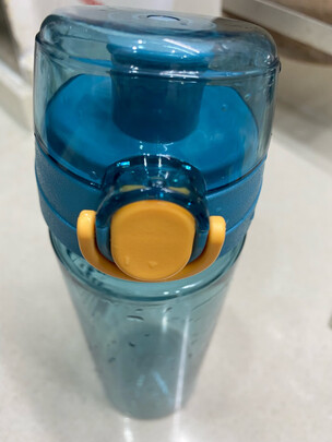 塑料水杯