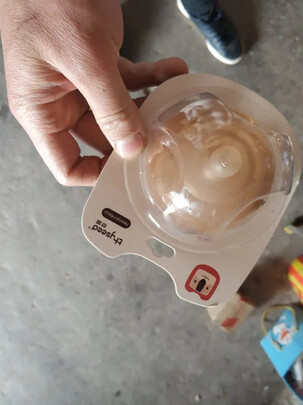 婴儿奶嘴
