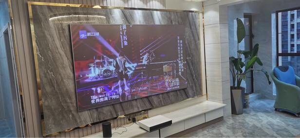 峰米 激光电视 Cinema 2 家庭影院投影仪家用投影机（含100英寸菲涅尔柔性屏 2200ANSI流明 4K高清 超短焦）