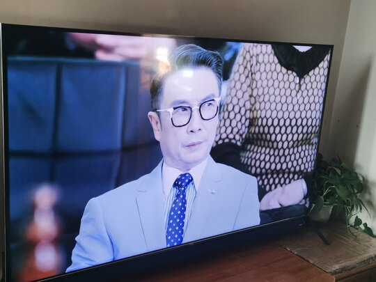 TCL55Q10电视|tcl55q10和c10有什么区别?别选择了，评测讲感受