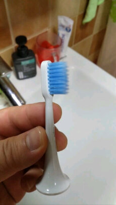 米家电动牙刷头（敏感型）3只装跟超人RT710 蓝色款到底有何区别？哪个清洁能力更加强？哪个家用适合？