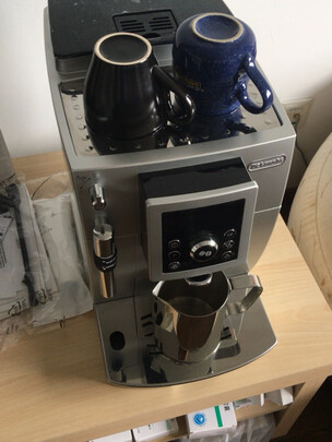 %title插图%num 德龙(Delonghi)咖啡机 全自动咖啡机 欧洲原装进口 家用 自带打奶泡系统 ECAM22.110.SB