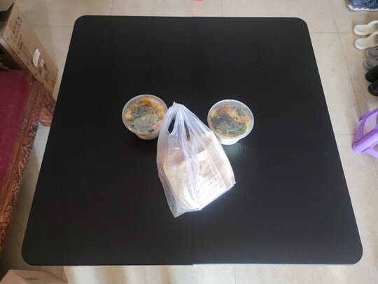 餐桌