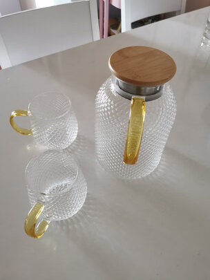 玻璃杯