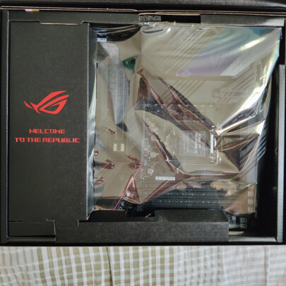 玩家国度ROG STRIX Z590-E GAMING WIFI怎么样呀？兼容性够好吗，沉稳大气吗？