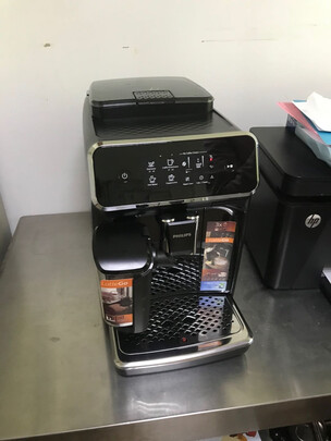 飞利浦（PHILIPS）咖啡机 意式全自动Lattego家用现磨咖啡机 欧洲原装进口 一键卡布奇诺自带奶壶  EP2131/62