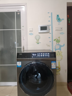 %title插图%num 海尔(Haier)晶彩系列2.0 10KG香护SPA直驱变频滚筒洗衣机全自动 洗烘一体玉墨银EG100HPLUS8SU1