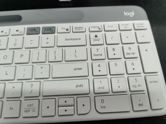 罗技K580对比B.O.W HB066区别明显吗?哪款做工比较好?哪个反应灵敏