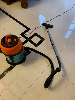 吸尘器