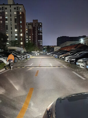 汽车灯泡