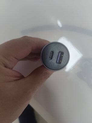 车载充电器