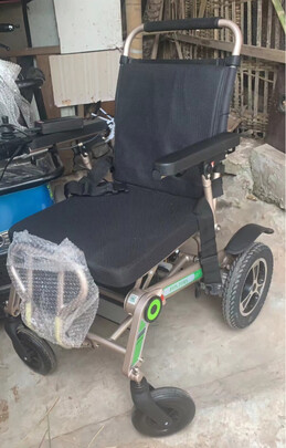 电动轮椅车