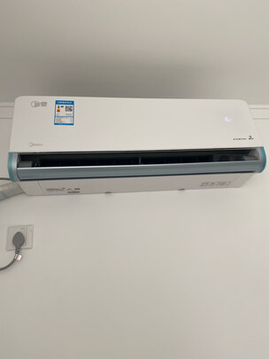 %title插图%num 美的(Midea) 新一级 旋耀 大1.5匹 智能家电 变频冷暖 壁挂式空调 180°旋转风道 以旧换新 KFR-35GW/N8MXA1