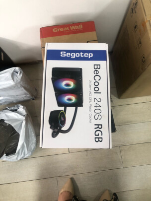 %title插图%num 鑫谷(Segotep)冰酷240S发光水冷CPU散热器(温控彩灯风扇/一体式240冷排/8级马达/多平台扣具/2年质保)