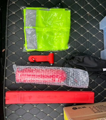 汽车三角警示牌