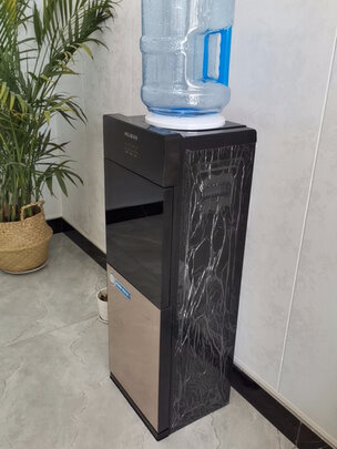 饮水机