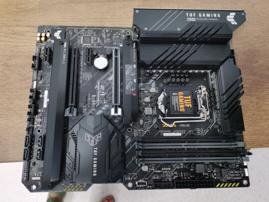 华硕TUF GAMING Z590-PLUS怎么样啊？超频方便吗？