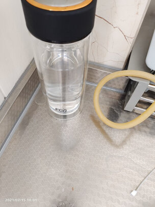 玻璃杯