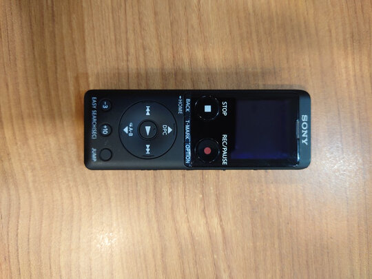 索尼（SONY） ICD-UX570F智能降噪录音笔 商务学习专业线性录音棒 便携FM调频广播赠转写 银色 4GB 降噪升级款