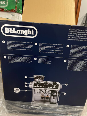 %title插图%num 德龙(Delonghi)咖啡机 骑士系列半自动咖啡机 感应研磨 智能压粉 泵压萃取 手动奶泡系统 EC9335.M 银色