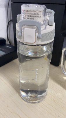 运动水杯