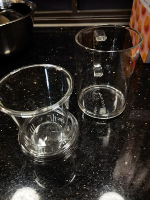 玻璃杯