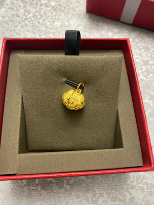 黄金吊坠