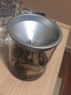 烟灰缸