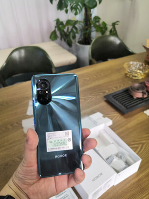 %title插图%num 荣耀V40轻奢版 5G 超级快充 6400万超清四摄 8GB+256GB钛空银 移动联通电信5G 双卡双待手机