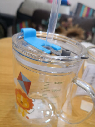 玻璃杯