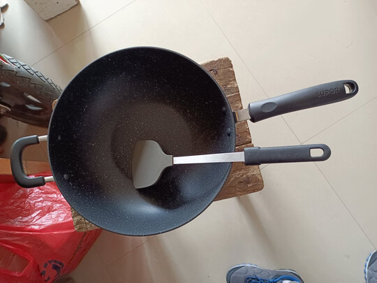 麦饭石不粘锅