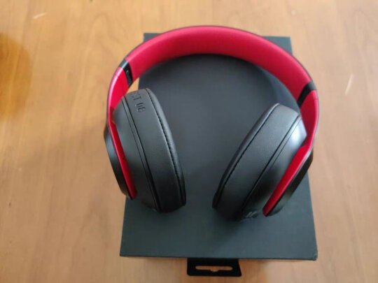 %title插图%num Beats Studio3 Wireless 录音师无线3 头戴式 蓝牙无线降噪耳机 游戏耳机 - 白色