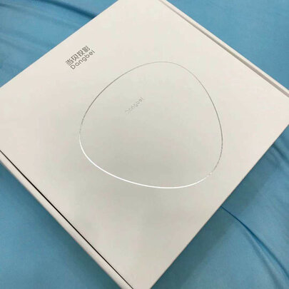 当贝 D1 投影仪家用投影机（1080P高清解码 750ANSI流明 16G存储 自动对焦 梯形校正 HIFI级音响 网课投影）