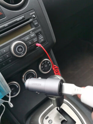 车载充电器