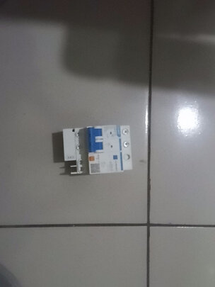 正泰 NXBLE-32-2P-C6-30mA-6kA  小型漏电保护断路器 漏保空气开关2P 230v 1 1 1 1 1 1
