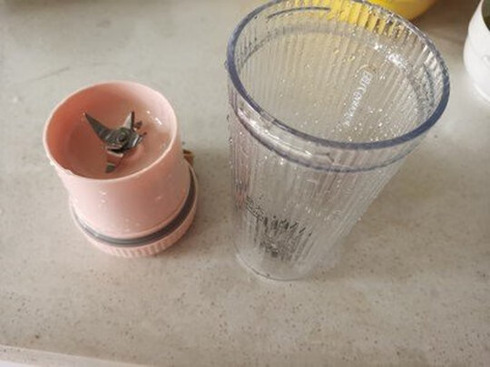 电动榨汁杯