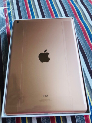 Apple iPad跟荣耀平板V6有区别没有？哪个屏幕更清晰，哪个十分大气？