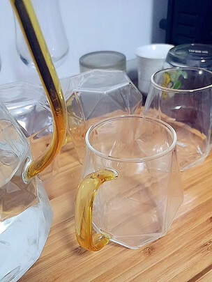 玻璃水杯
