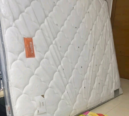 喜临门的床垫|评测细节：喜临门的床垫和顾家床垫哪个好?讲体验感受真相