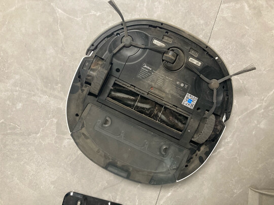 扫地机器人|知乎评测:美的M64扫地机器人真实使用感受?不看后悔了?