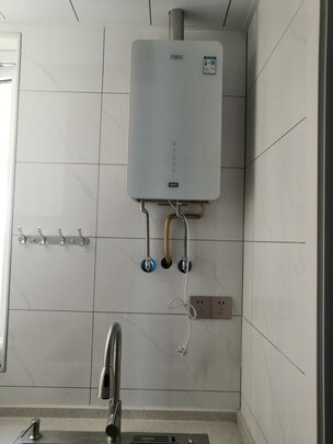 万家乐 16升燃气热水器电家用恒温即热式天然气 水量伺服器智能变升节能随温感17升JSQ30-16D6S(F)