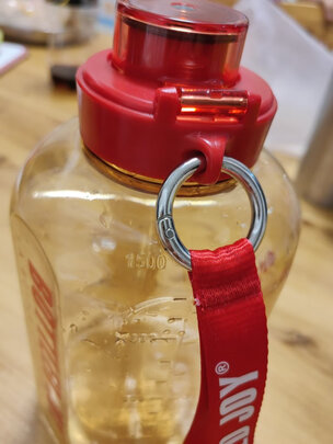 运动水杯