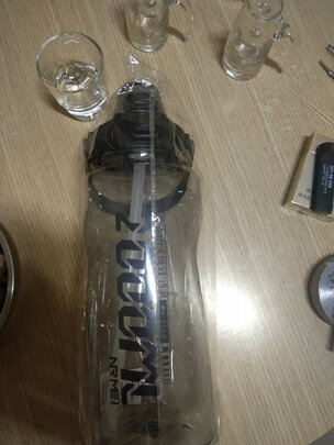 运动水杯