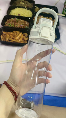 运动水杯