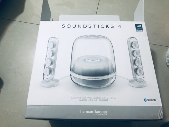 %title插图%num 哈曼卡顿 (Harman Kardon) Aura Studio3 音乐琉璃3代三代 360度立体声 桌面蓝牙音箱 低音炮 电脑音响